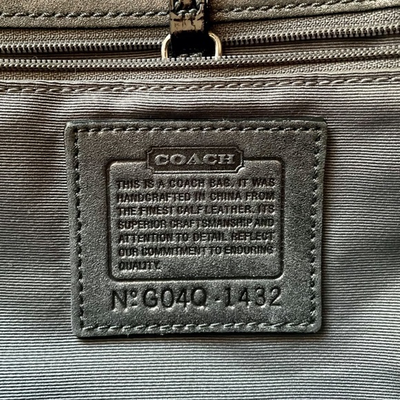 ⛔️SOLD⛔️Coach Black Patent Leather Tote - Picture 9 of 9